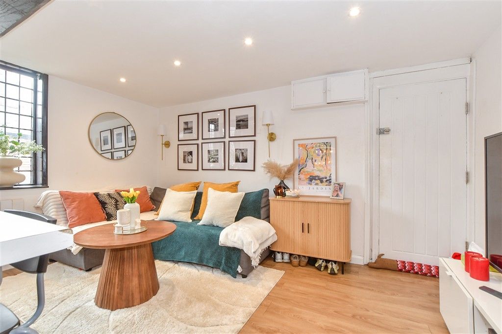 Property photo 1 of 10 Lounge/Diner