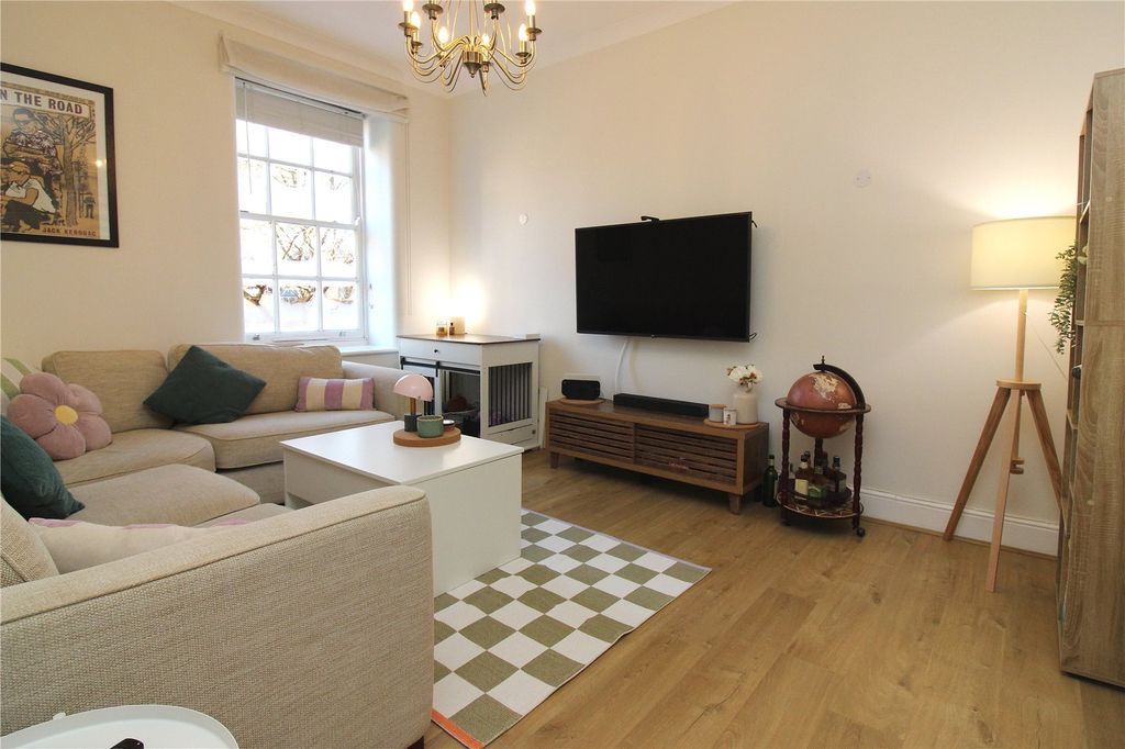 Property photo 2 of 11 Picture No. 09