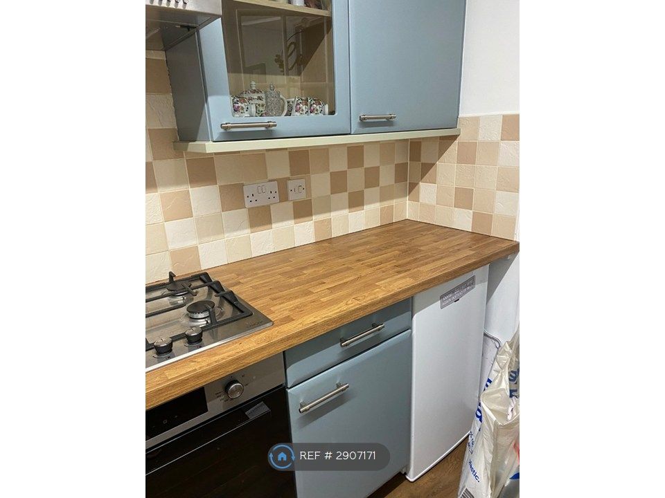 Property photo 3 of 13 Kitchen