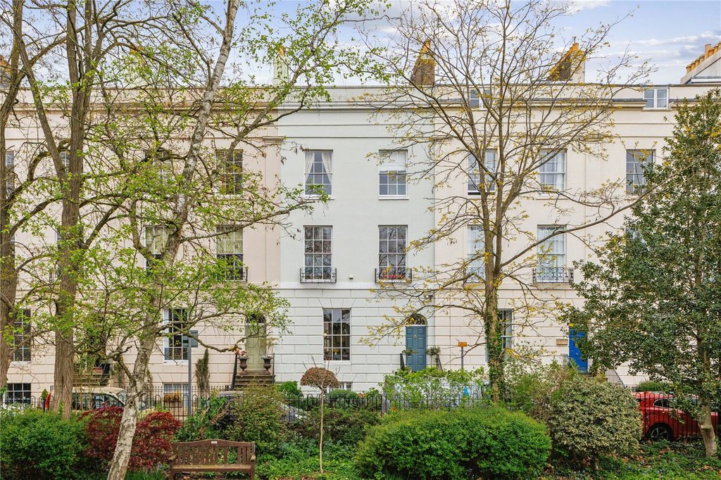 Property photo 1 of 18 Principal Shot