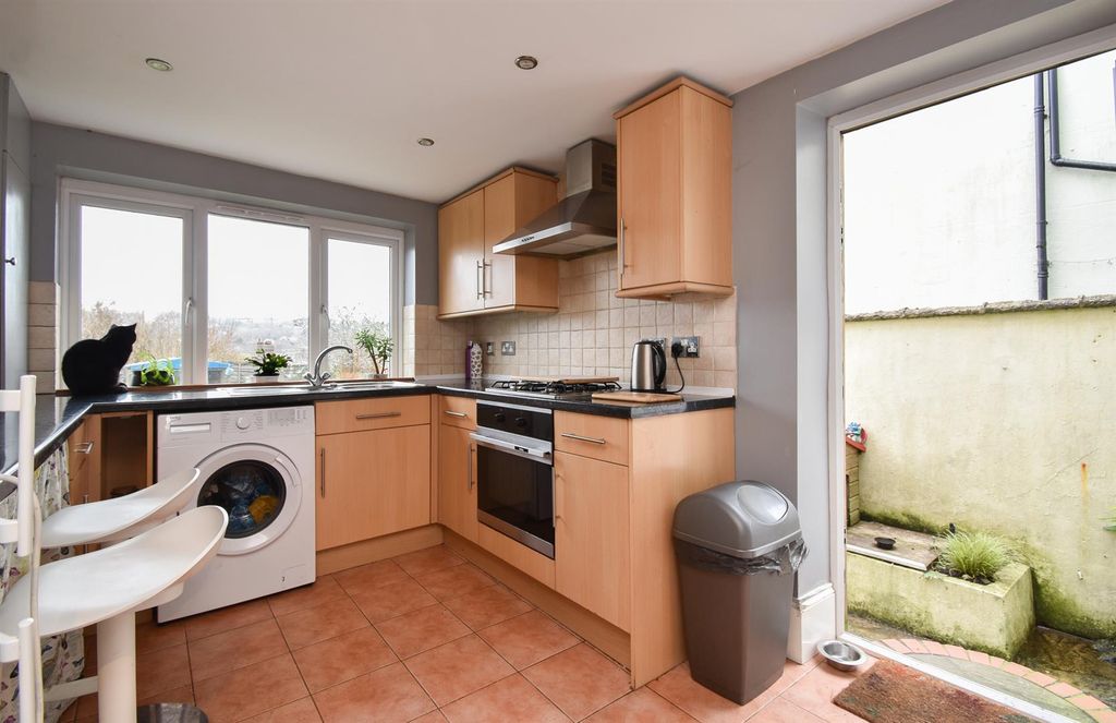 Property photo 3 of 13 Kitchen