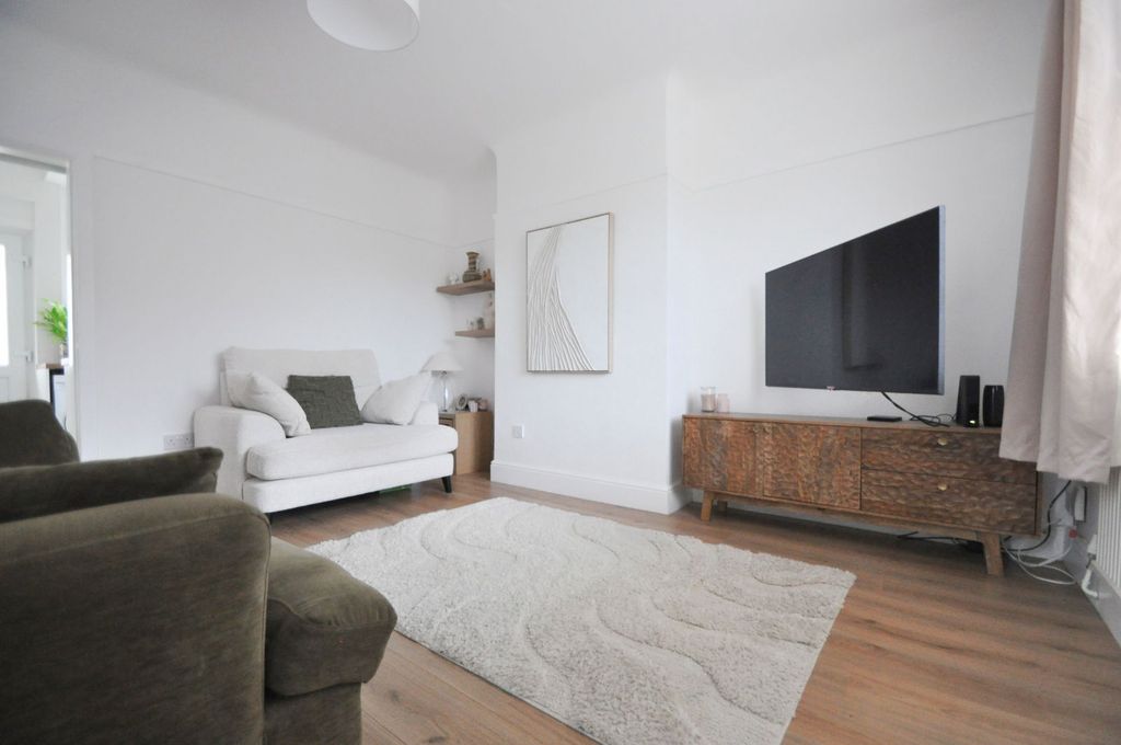 Property photo 2 of 29