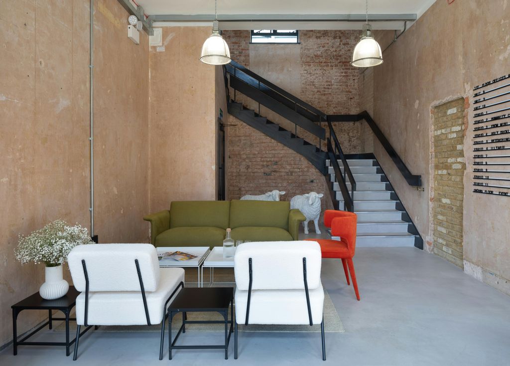 Property photo 3 of 14 The Bottle Factory21  Agnese Sanvito.Jpg