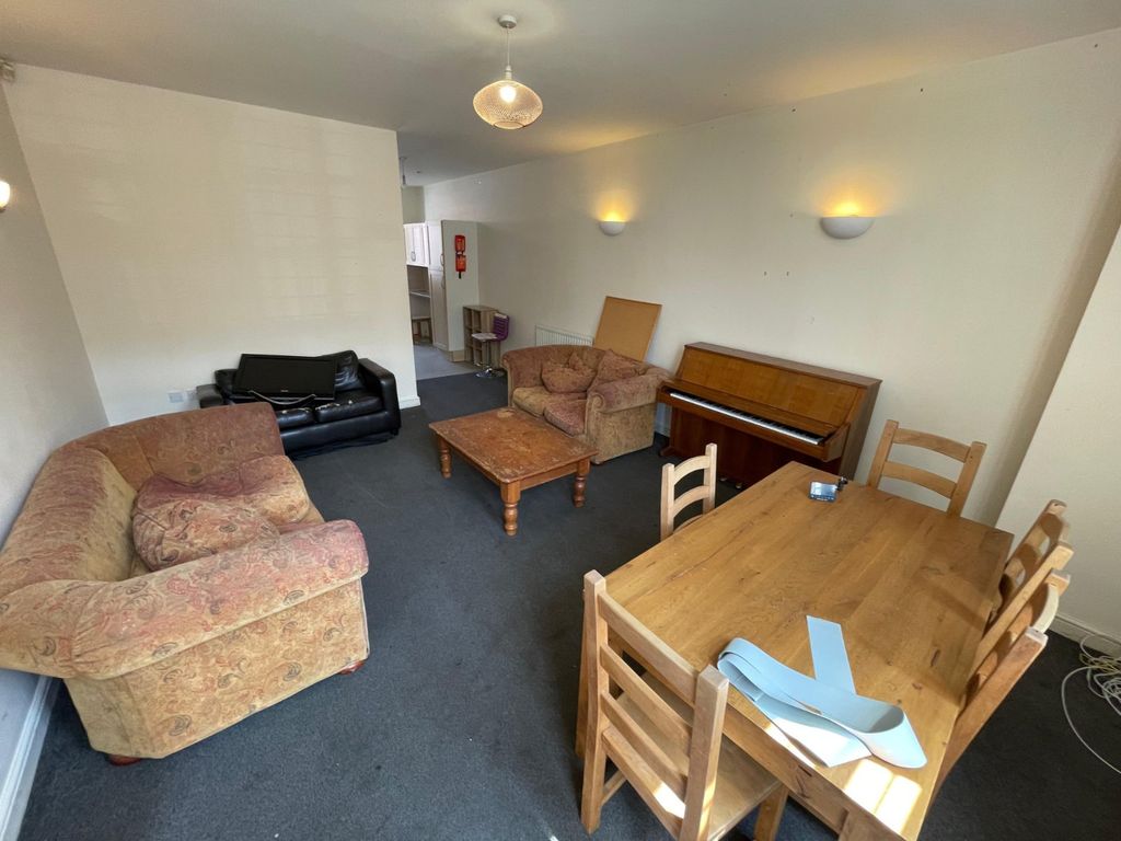 Property photo 3 of 11 Picture No. 04