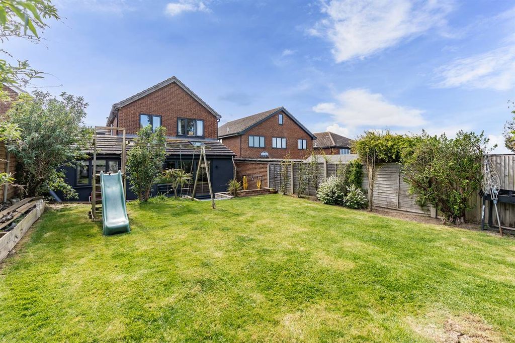 Property photo 3 of 34