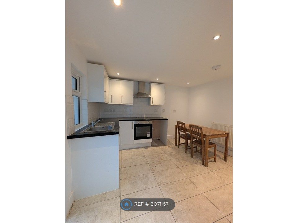 Property photo 3 of 35