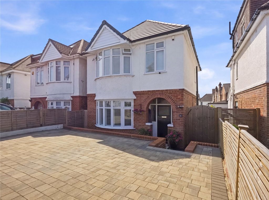 Property photo 1 of 21 Langdon Road