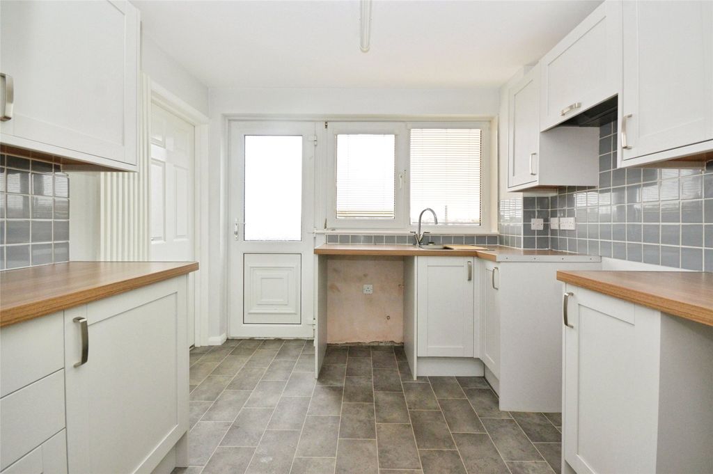 Property photo 3 of 14 3 - Picture No. 10