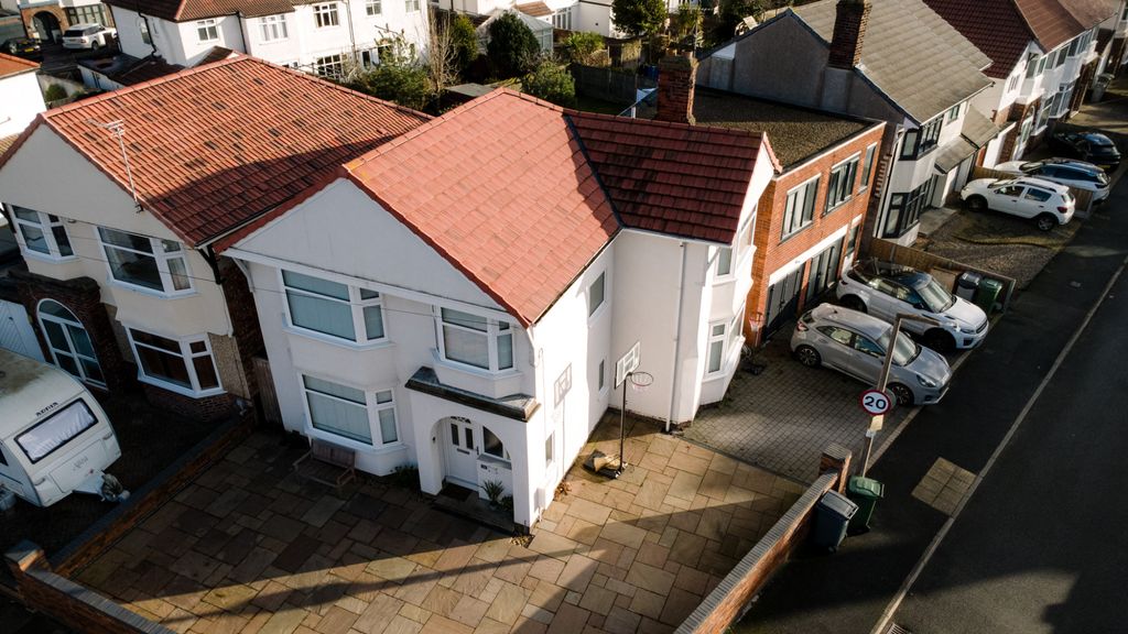 Property photo 1 of 21