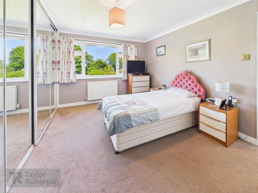 Additional image 11 of 5 bed detached house for saleMount Close, Pound Hill, Crawley RH10