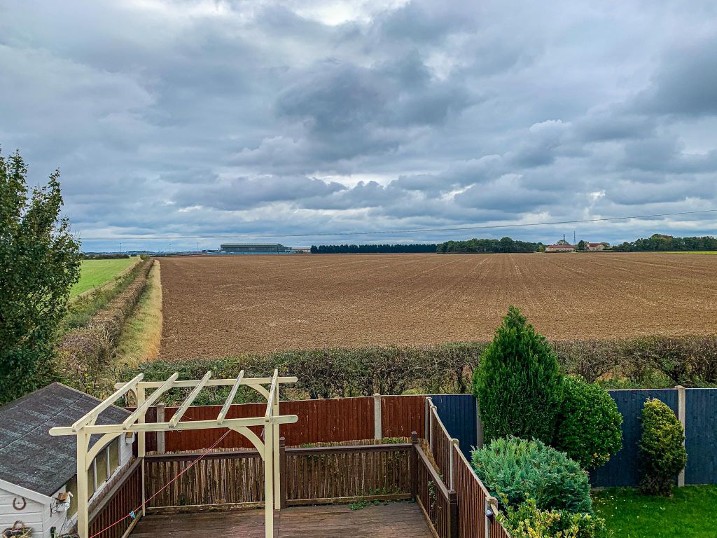 Property photo 2 of 17 Garden