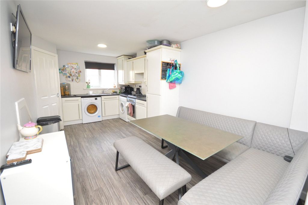 Property photo 3 of 14 Picture 3