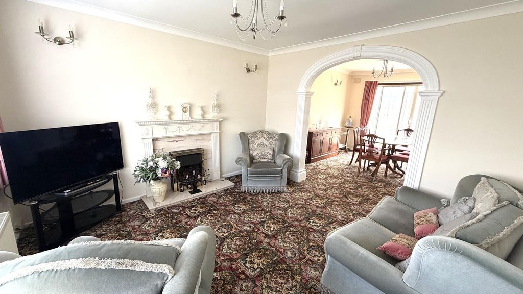 Property photo 3 of 28 Living Room