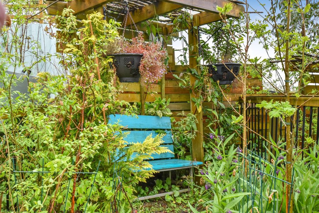 Property photo 2 of 18 Pbox-Img.Jpg