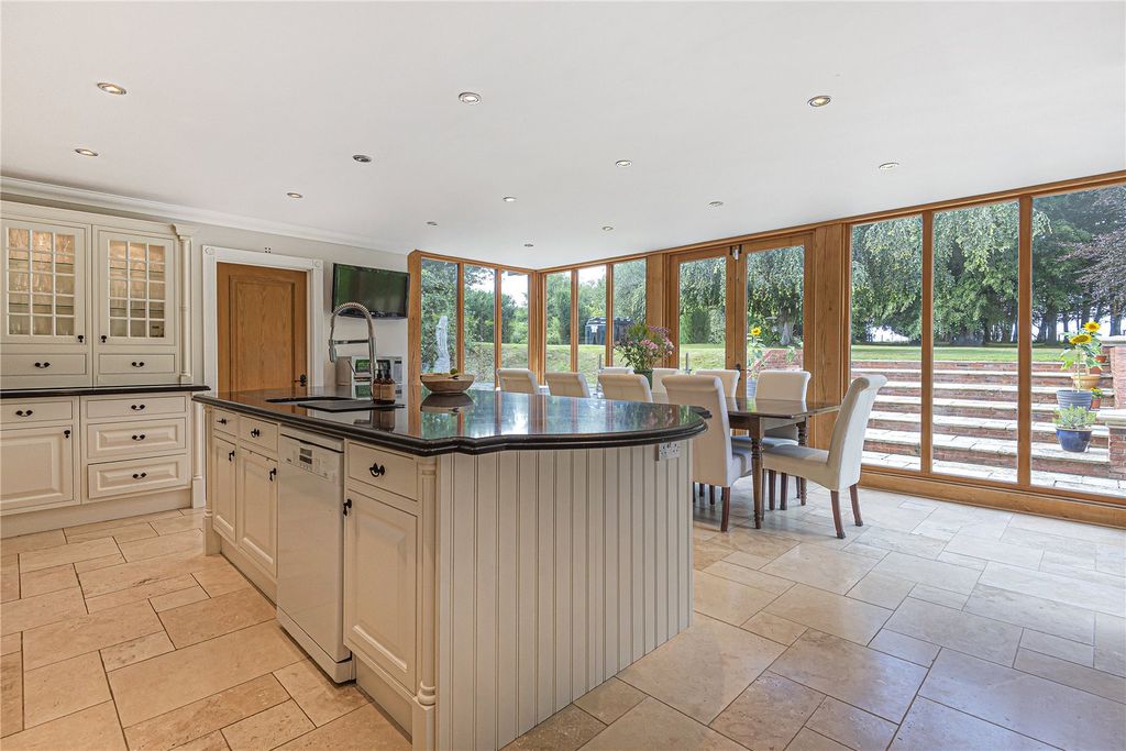 Property photo 2 of 10 Kitchen/Diner