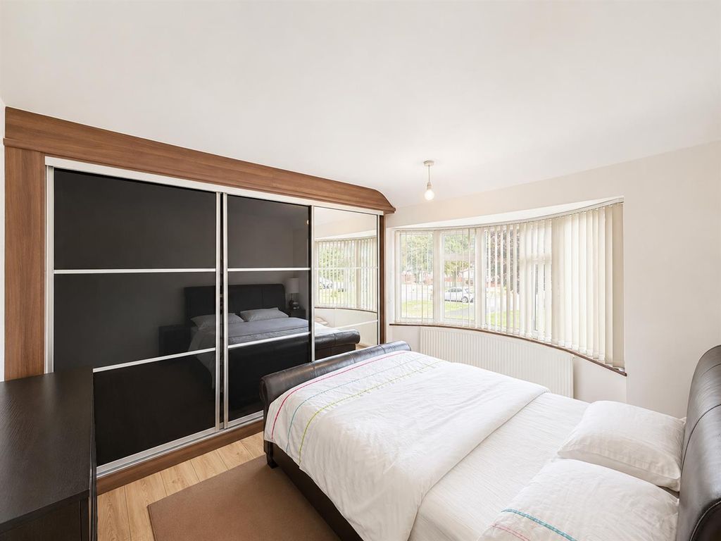 Property photo 3 of 12 Bedroom