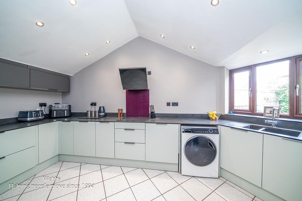 Property photo 3 of 33 Webbs-18.Jpg