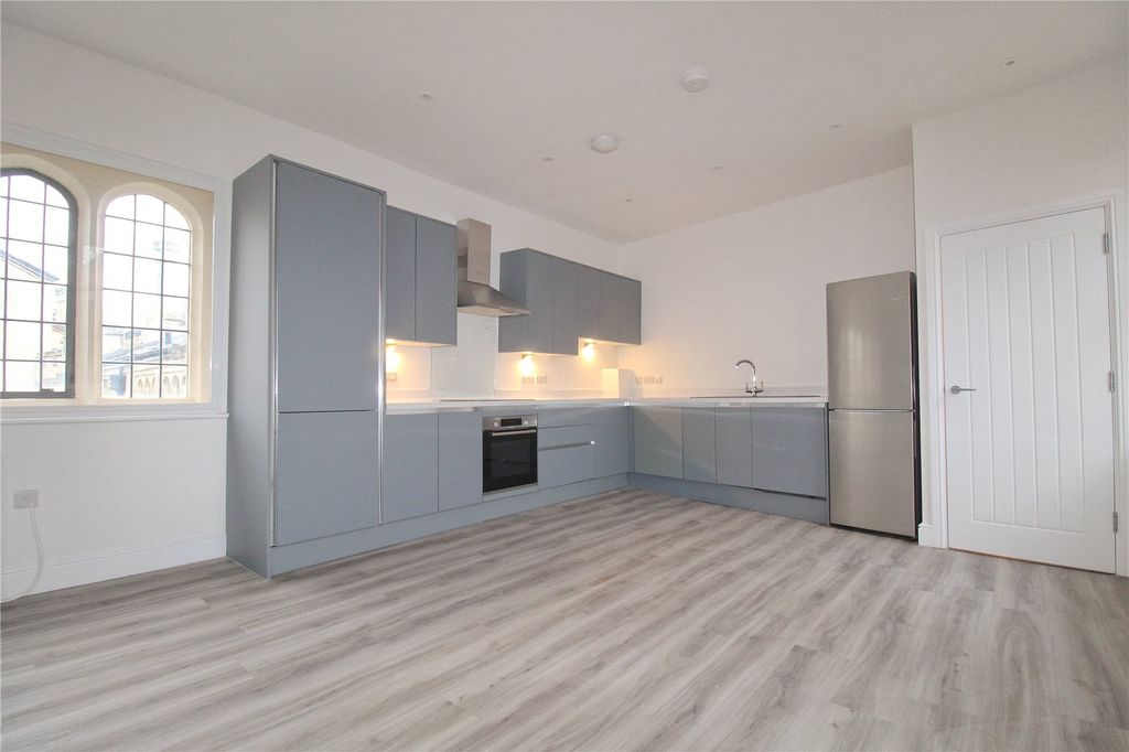 Property photo 3 of 23 Picture No. 28