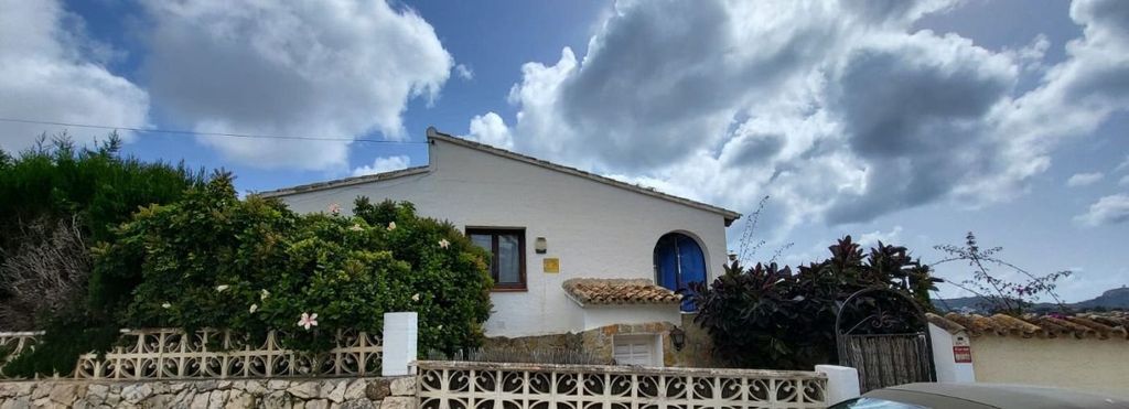 Property photo 1 of 18
