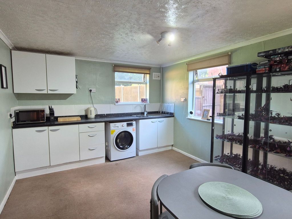 Property photo 3 of 14
