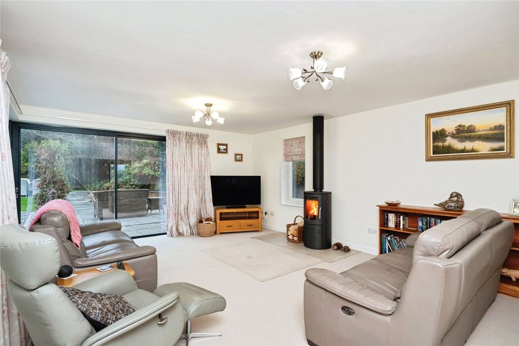 Property photo 2 of 19 Living Room