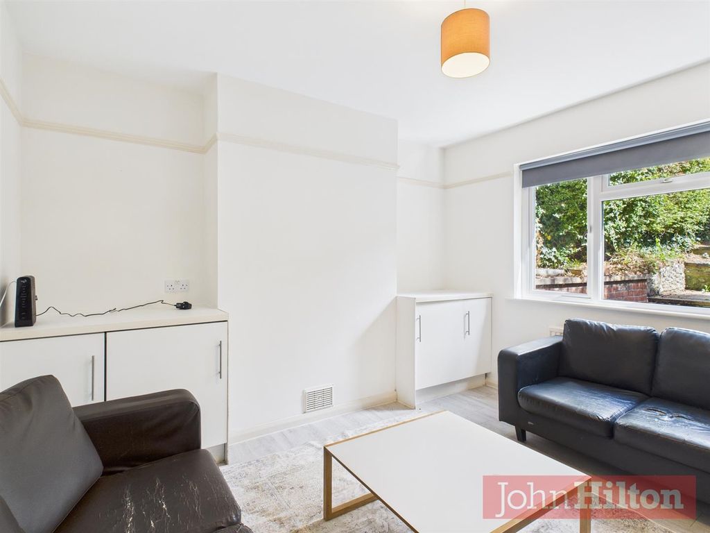 Property photo 3 of 15 Cam02534G0-Pr0560-Still004.Jpg