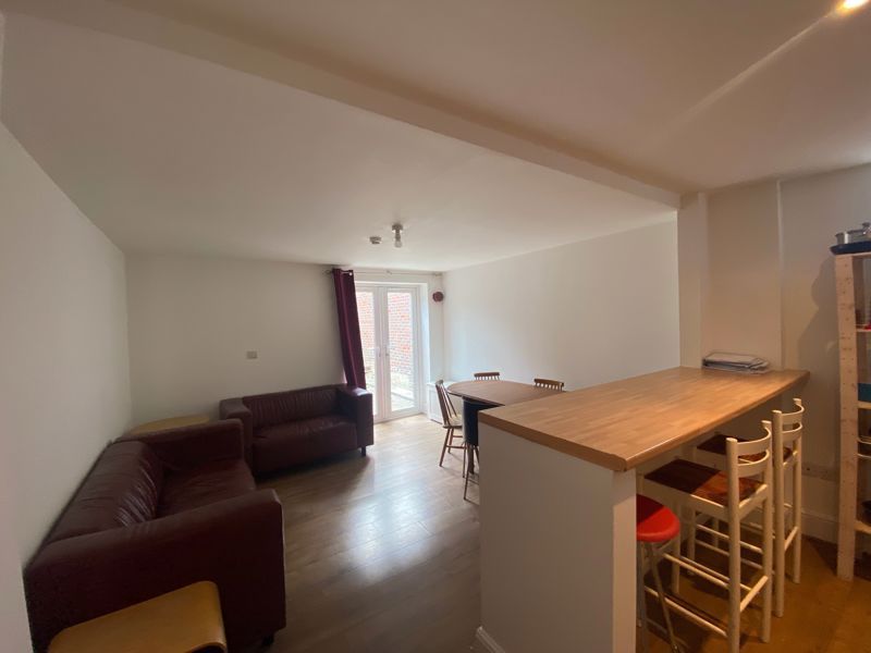 Property photo 2 of 18 Photo 27