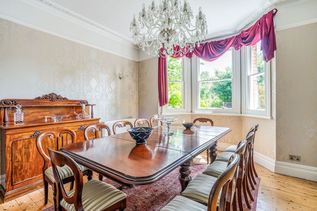 Additional image 6 of 6 bed detached house for saleChurch Avenue, Farnborough GU14