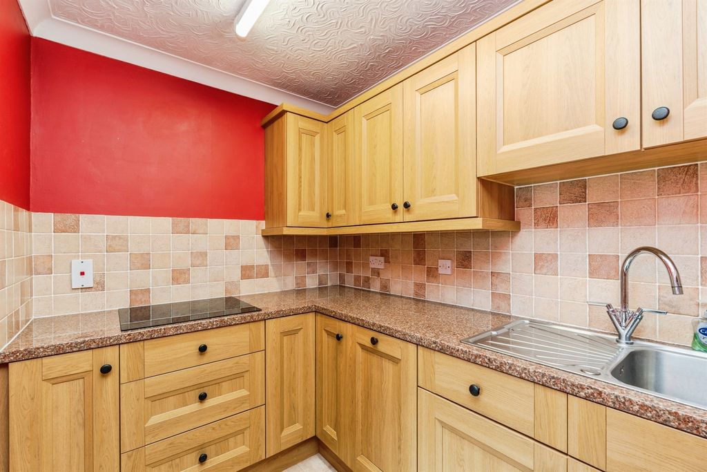 Property photo 2 of 13