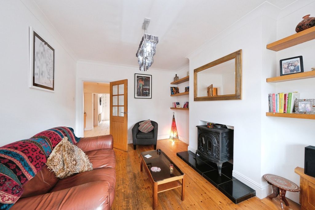 Property photo 3 of 19 Pbox-Img.Jpg