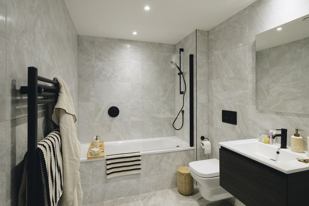 Property photo 3 of 13 36