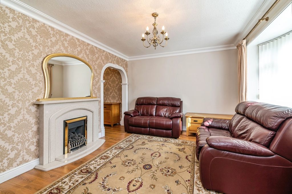 Property photo 2 of 18 Pbox-Img.Jpg