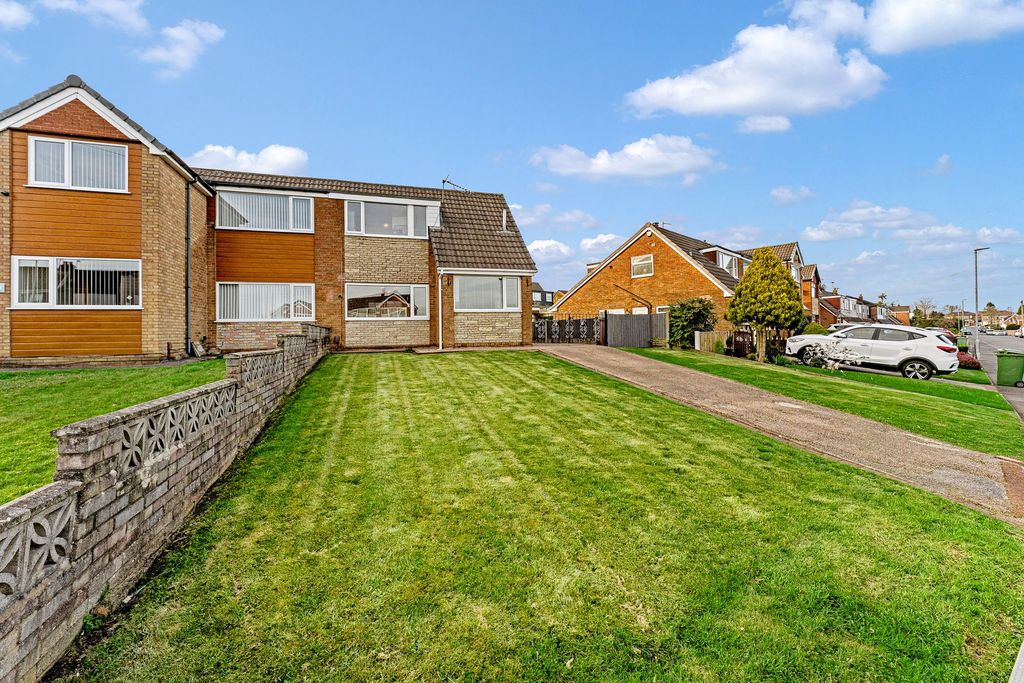 Property photo 1 of 31