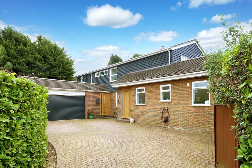 Additional image 25 of 6 bed detached house for saleSeeleys Close, Beaconsfield, Buckinghamshire HP9