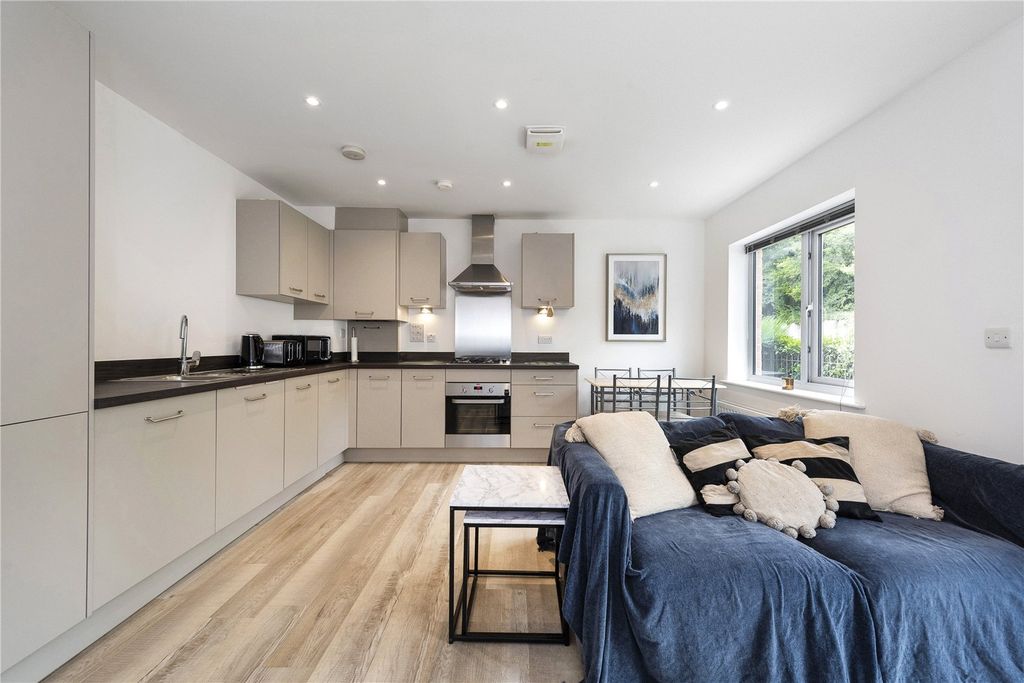 Additional image 6 of 2 bed flat for saleLitho House, Caxton Close, Edenbridge TN8
