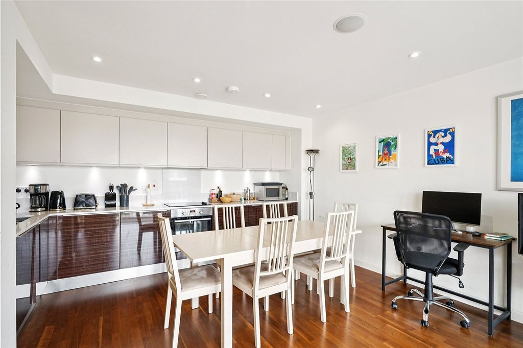 Property photo 3 of 11 Kitchen/Dining
