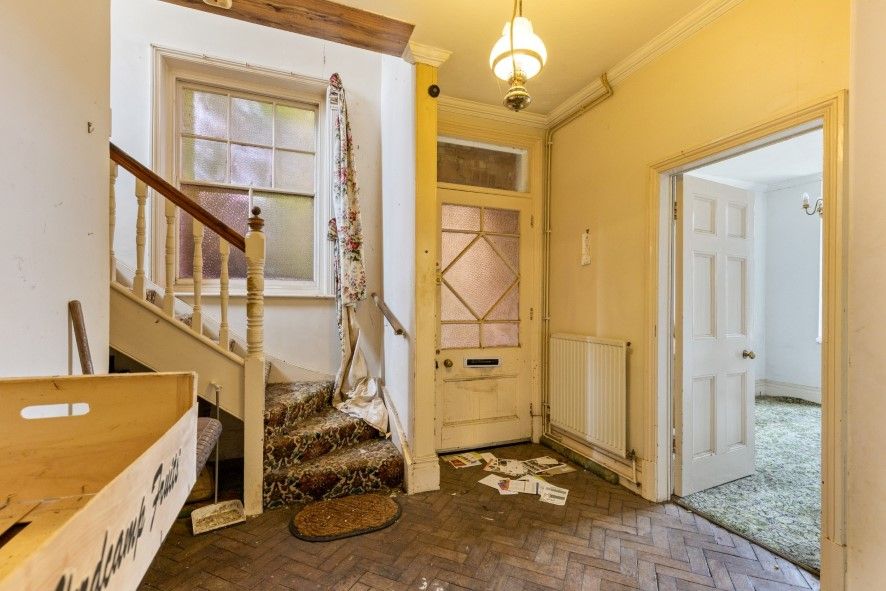 Property photo 3 of 27