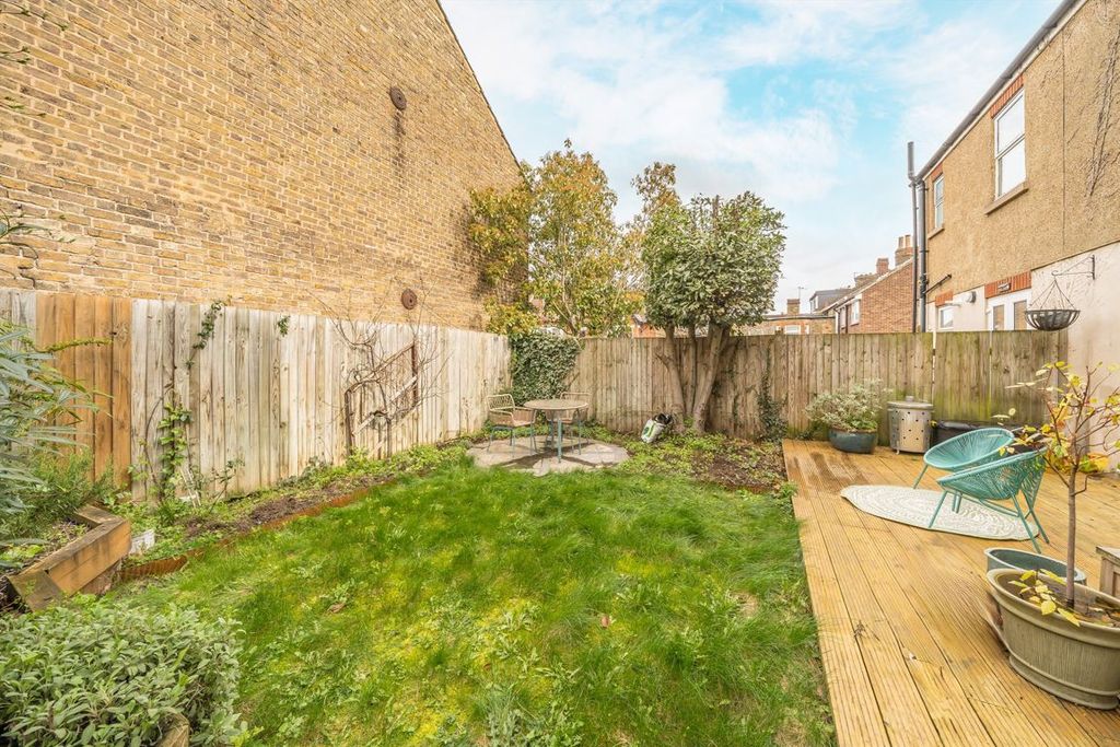 Property photo 3 of 8