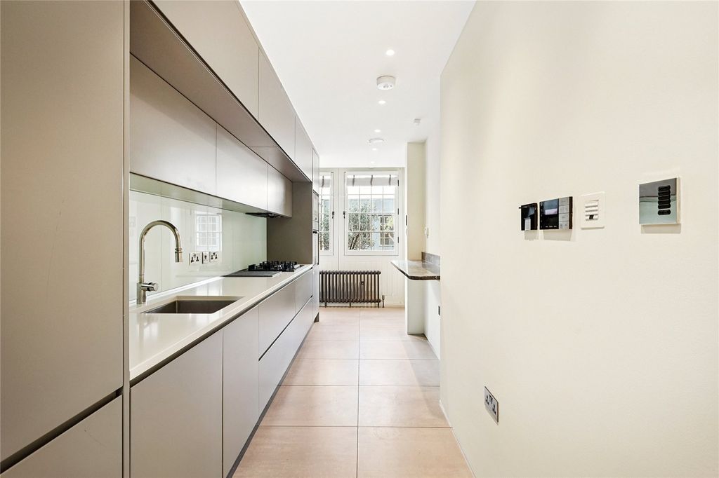 Property photo 3 of 19 Picture No. 16