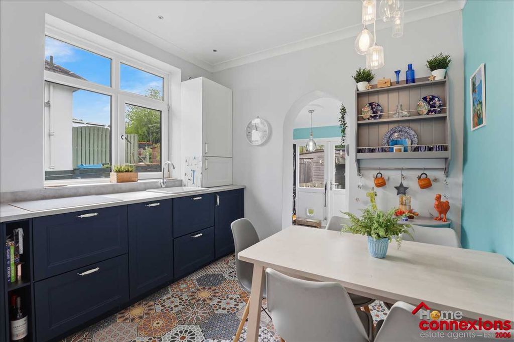 Property photo 3 of 26 Breakfasting Kitchen