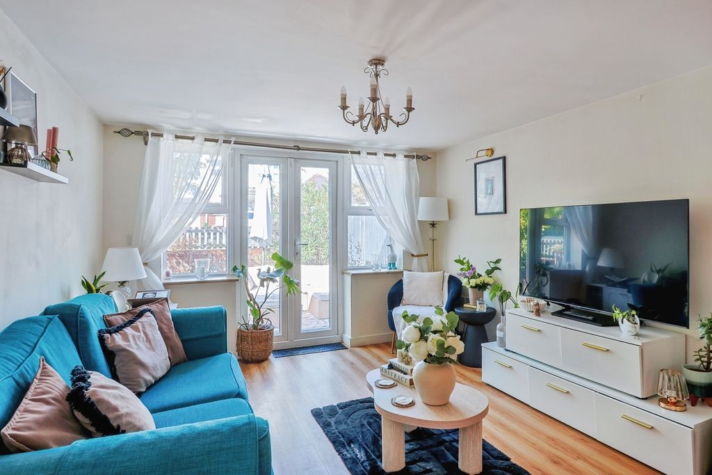 Property photo 3 of 20 Pbox-Img.Jpg