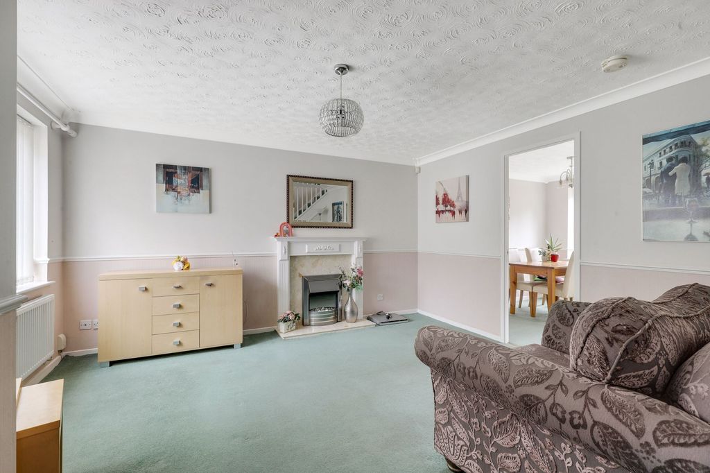 Property photo 3 of 17