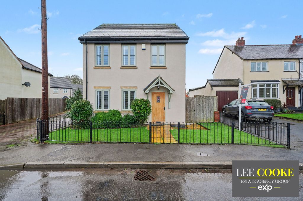 Property photo 3 of 34