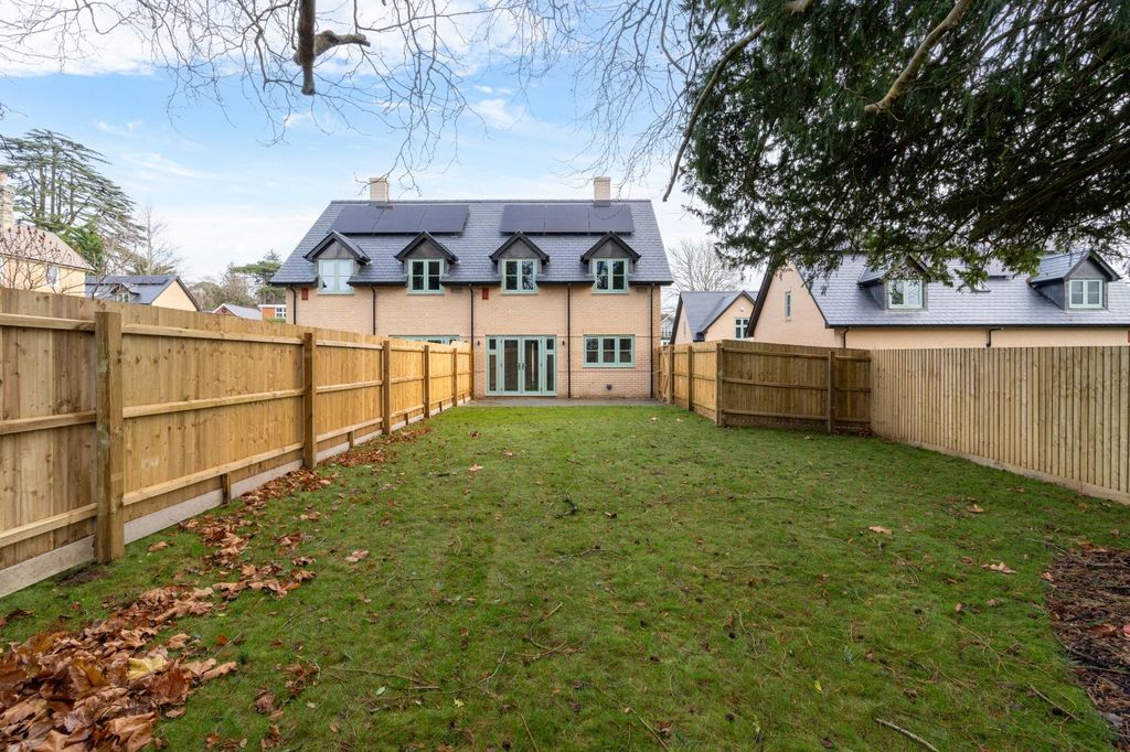 Property photo 2 of 13 Picture No. 27