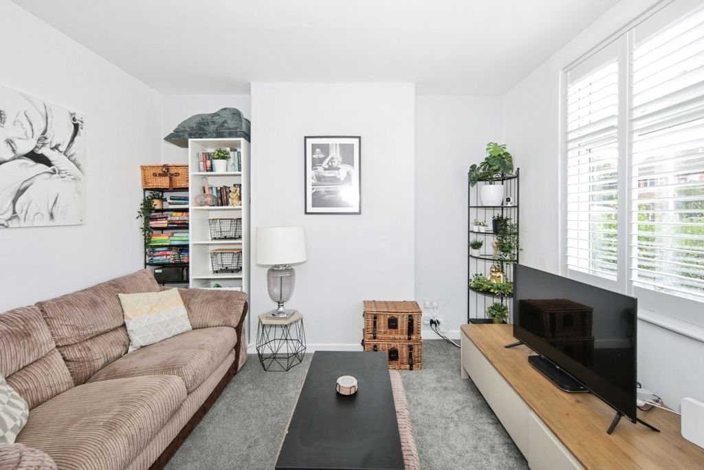 Property photo 2 of 18 Pbox-Img.Jpg