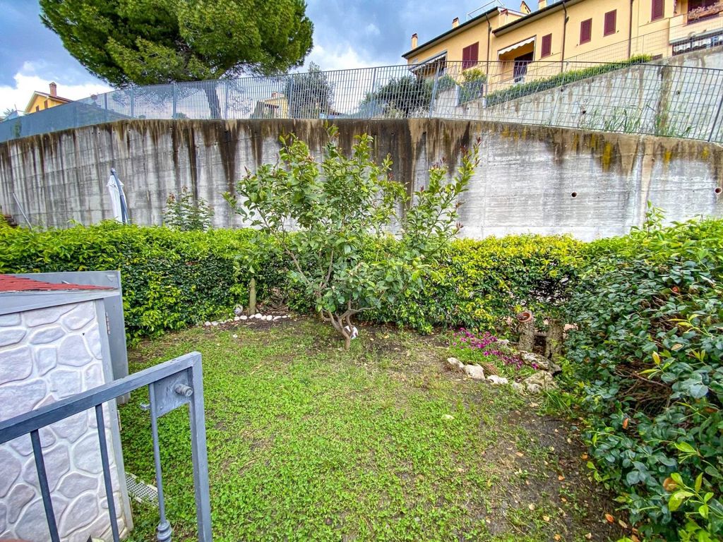 Property photo 2 of 24