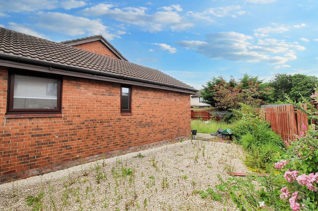 Property photo 1 of 15 Picture No. 12