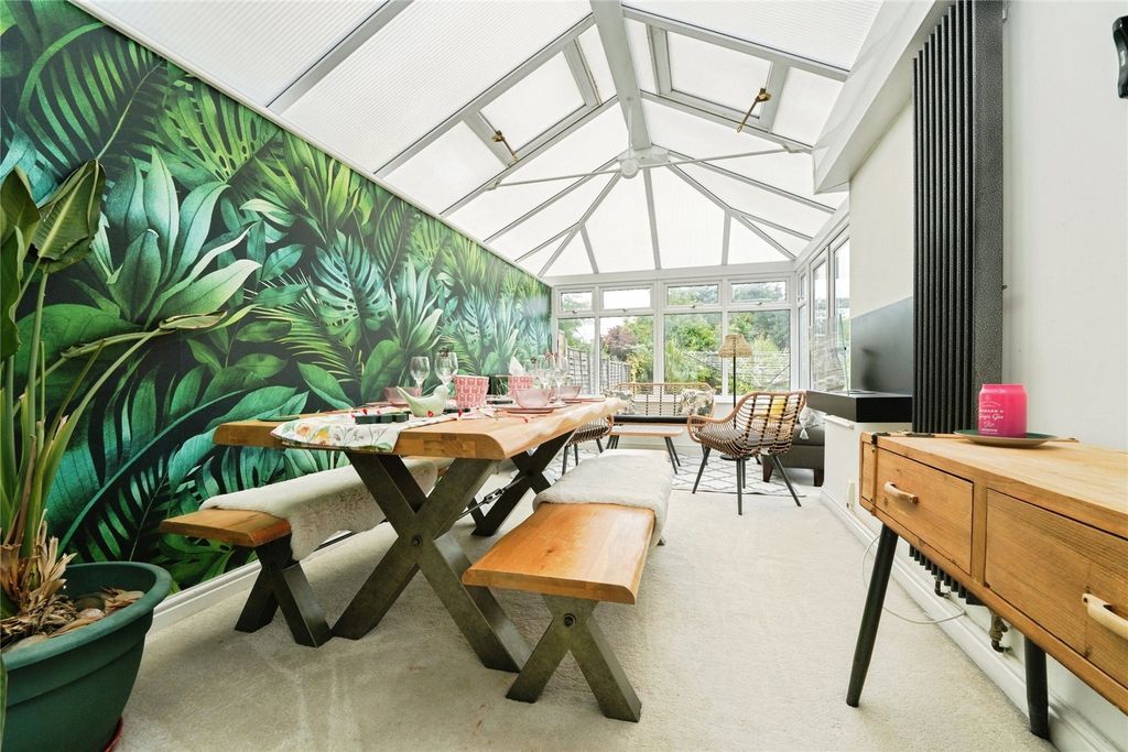 Property photo 3 of 17 Conservatory
