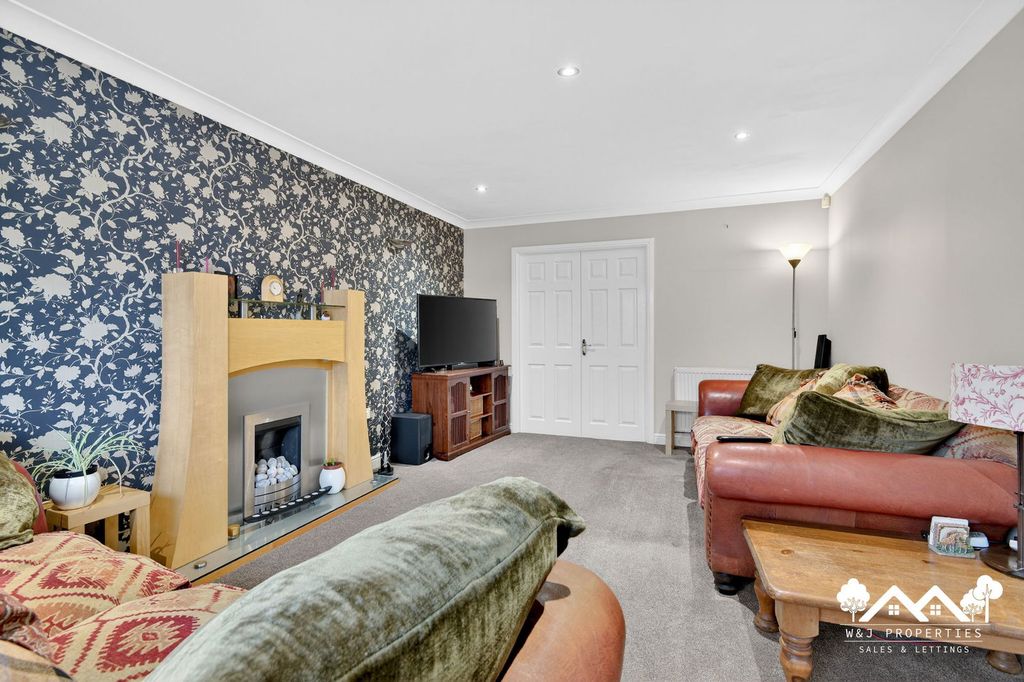 Property photo 3 of 62