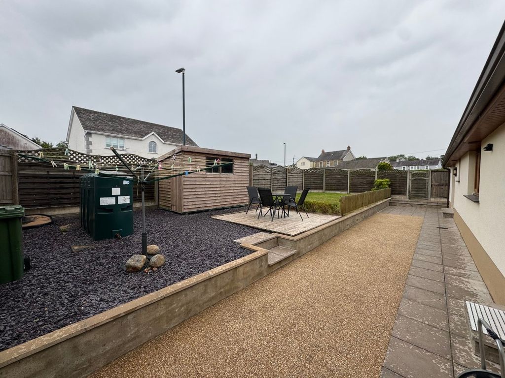 Property photo 2 of 37